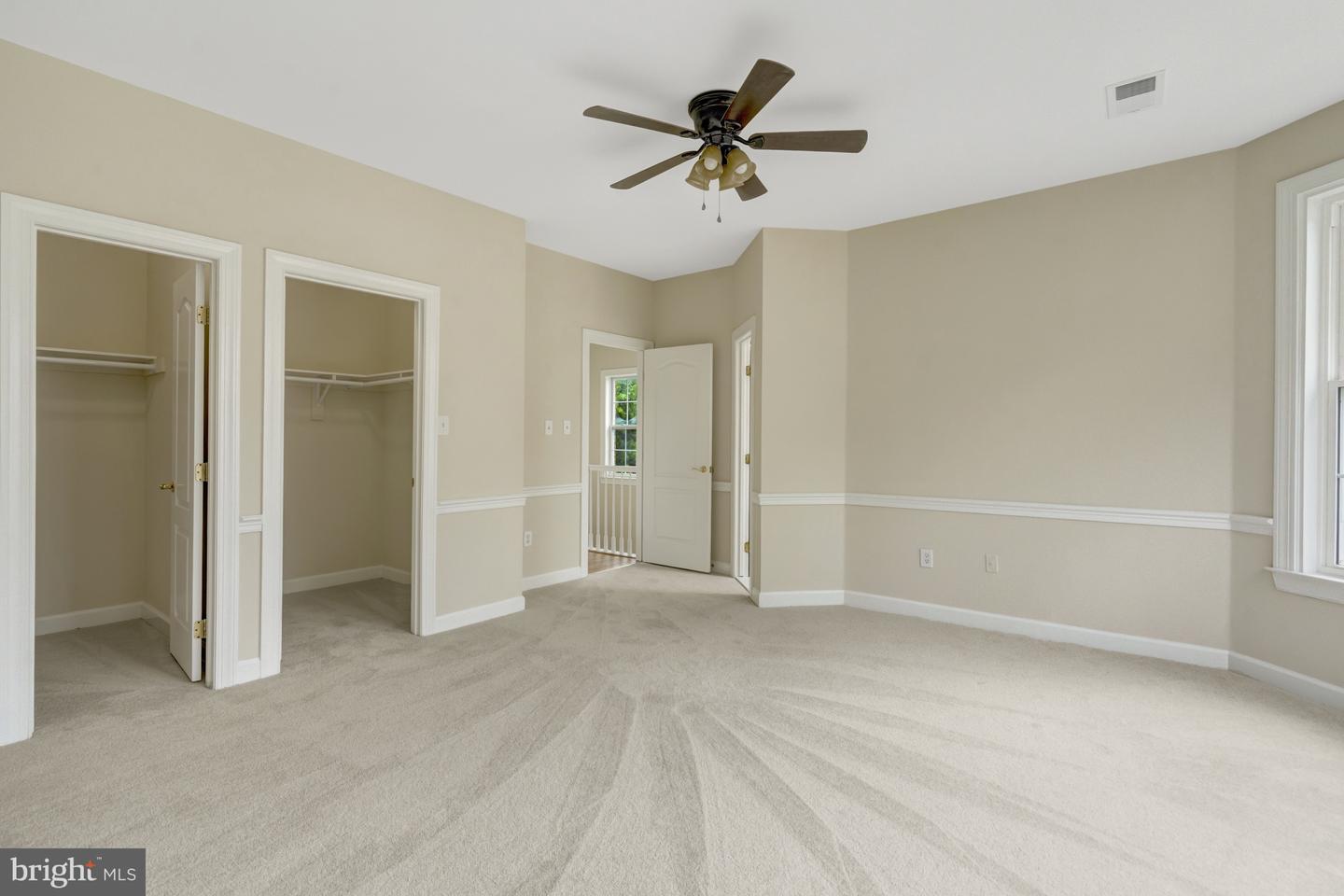 925 HERONS RUN LN, WOODBRIDGE, Virginia 22191, 4 Bedrooms Bedrooms, ,4 BathroomsBathrooms,Residential,For sale,925 HERONS RUN LN,VAPW2098820 MLS # VAPW2098820