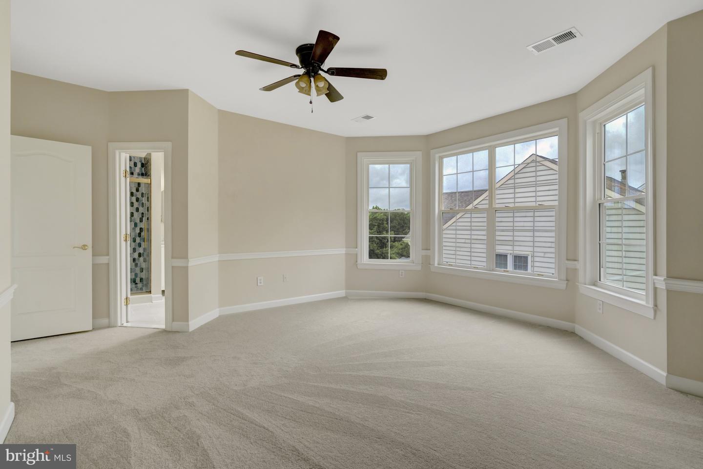 925 HERONS RUN LN, WOODBRIDGE, Virginia 22191, 4 Bedrooms Bedrooms, ,4 BathroomsBathrooms,Residential,For sale,925 HERONS RUN LN,VAPW2098820 MLS # VAPW2098820
