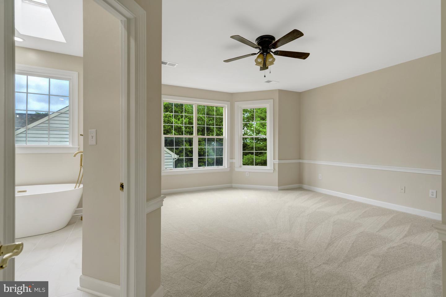 925 HERONS RUN LN, WOODBRIDGE, Virginia 22191, 4 Bedrooms Bedrooms, ,4 BathroomsBathrooms,Residential,For sale,925 HERONS RUN LN,VAPW2098820 MLS # VAPW2098820