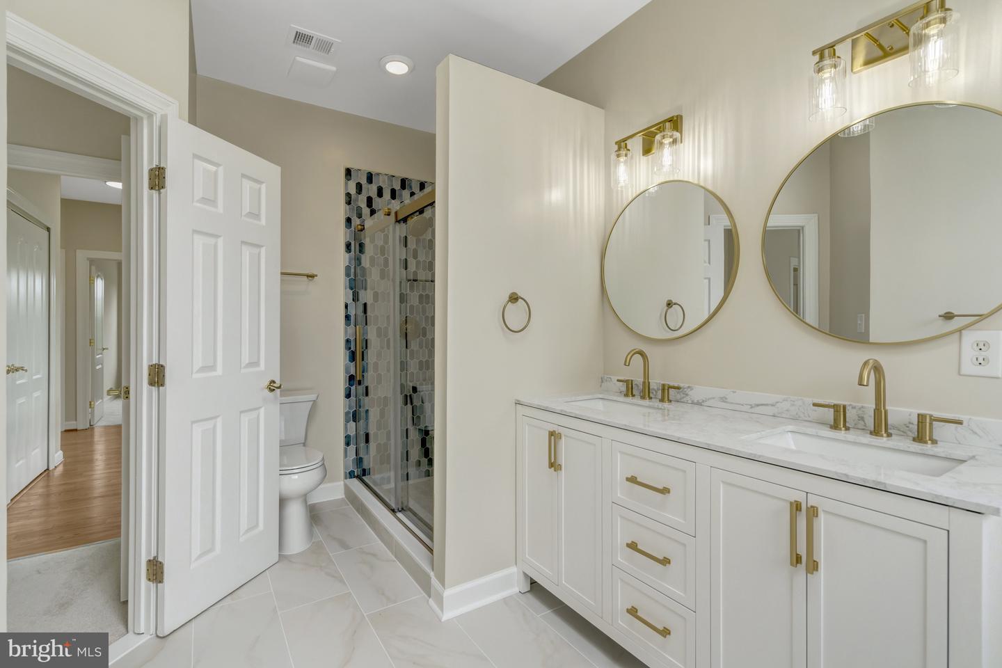 925 HERONS RUN LN, WOODBRIDGE, Virginia 22191, 4 Bedrooms Bedrooms, ,4 BathroomsBathrooms,Residential,For sale,925 HERONS RUN LN,VAPW2098820 MLS # VAPW2098820