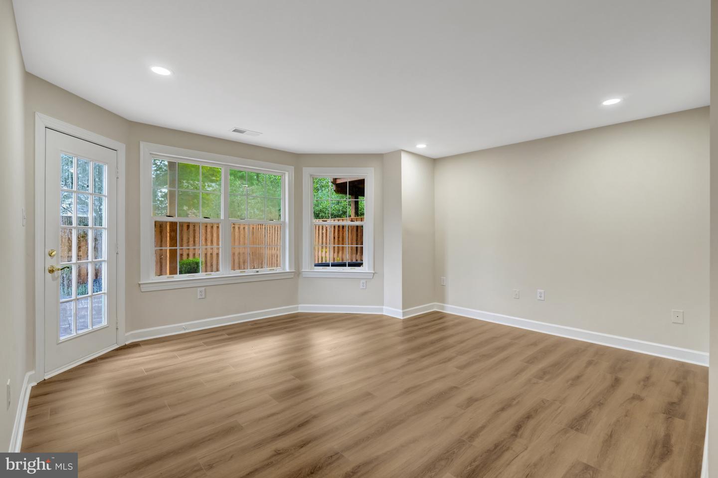 925 HERONS RUN LN, WOODBRIDGE, Virginia 22191, 4 Bedrooms Bedrooms, ,4 BathroomsBathrooms,Residential,For sale,925 HERONS RUN LN,VAPW2098820 MLS # VAPW2098820