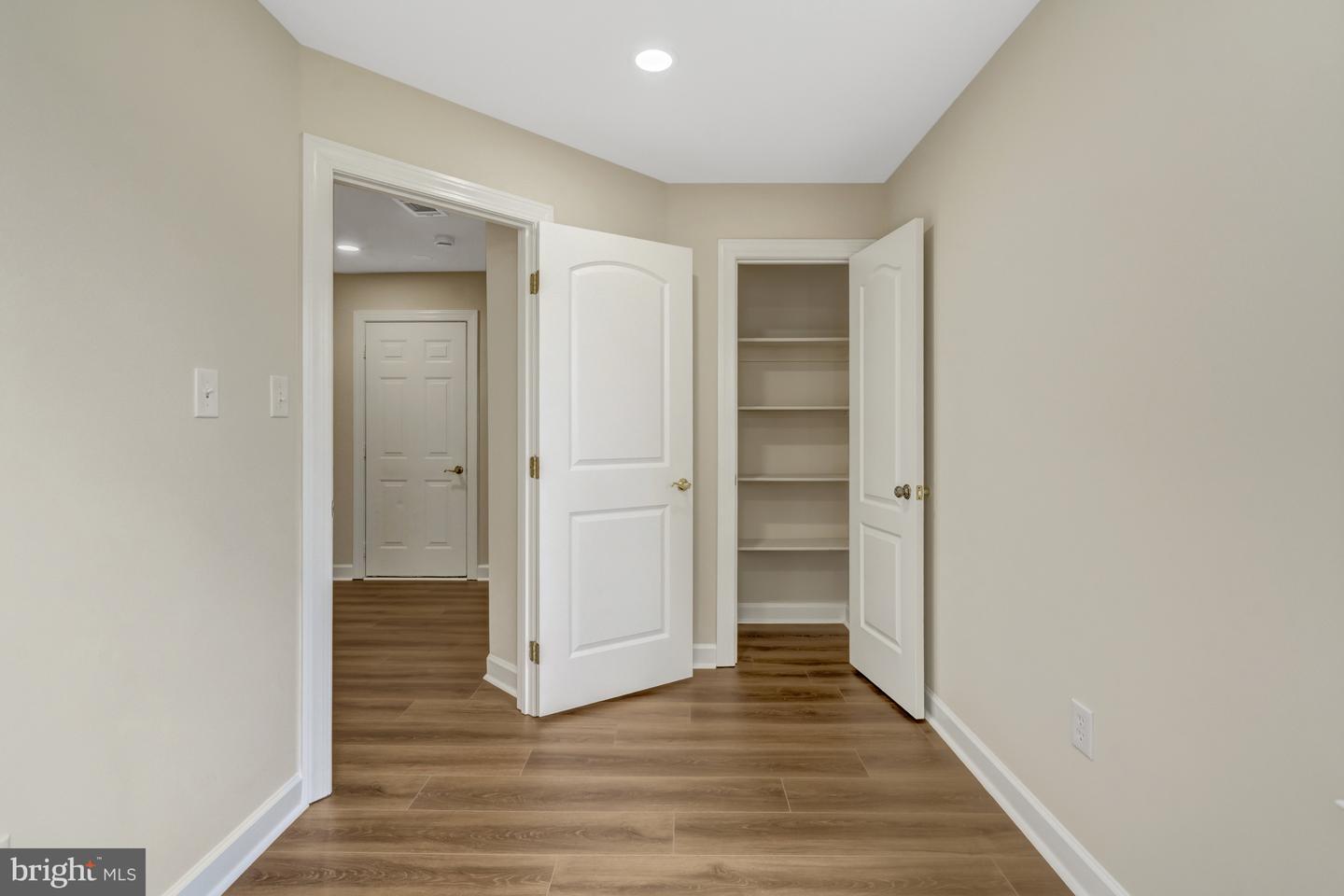 925 HERONS RUN LN, WOODBRIDGE, Virginia 22191, 4 Bedrooms Bedrooms, ,4 BathroomsBathrooms,Residential,For sale,925 HERONS RUN LN,VAPW2098820 MLS # VAPW2098820