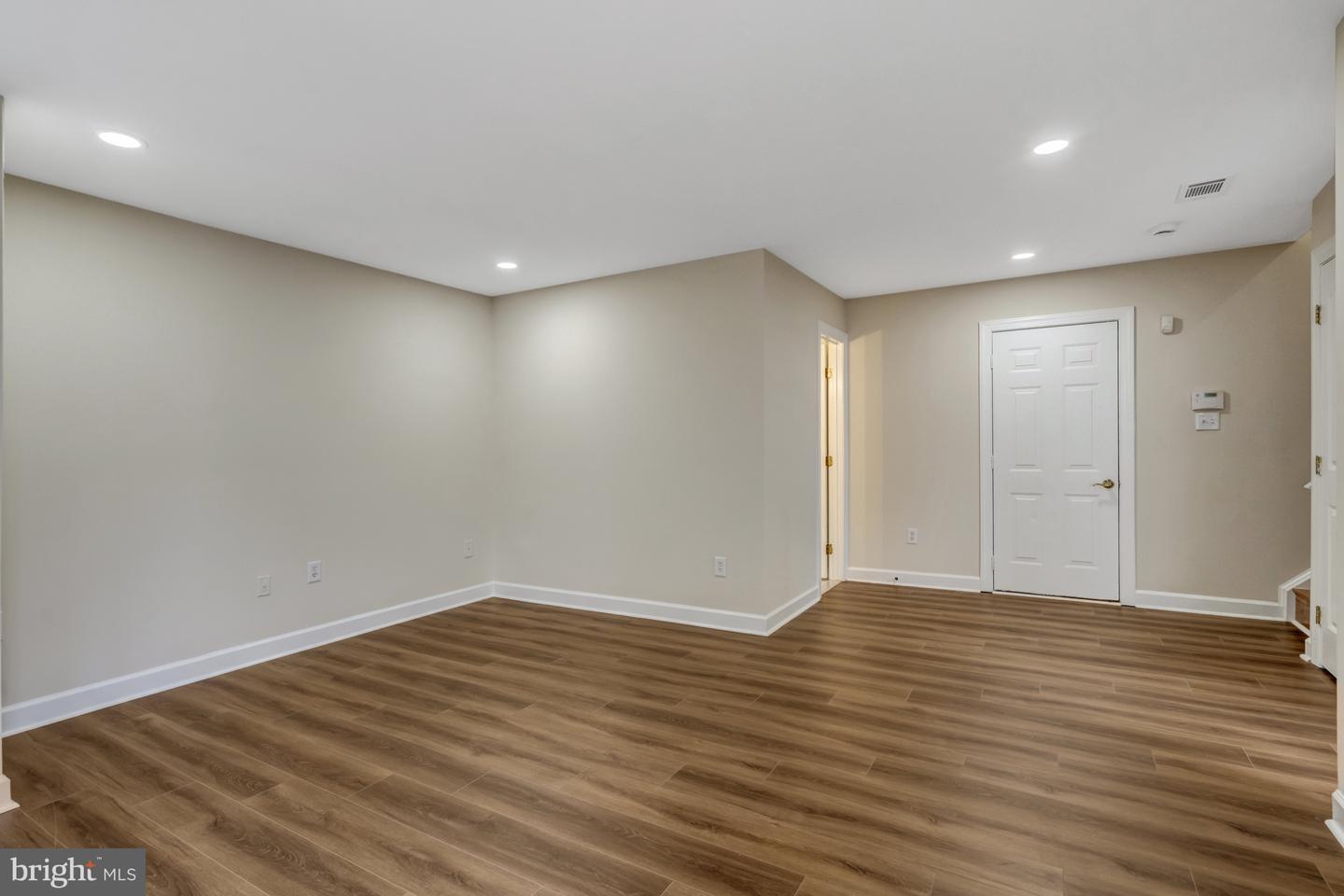 925 HERONS RUN LN, WOODBRIDGE, Virginia 22191, 4 Bedrooms Bedrooms, ,4 BathroomsBathrooms,Residential,For sale,925 HERONS RUN LN,VAPW2098820 MLS # VAPW2098820