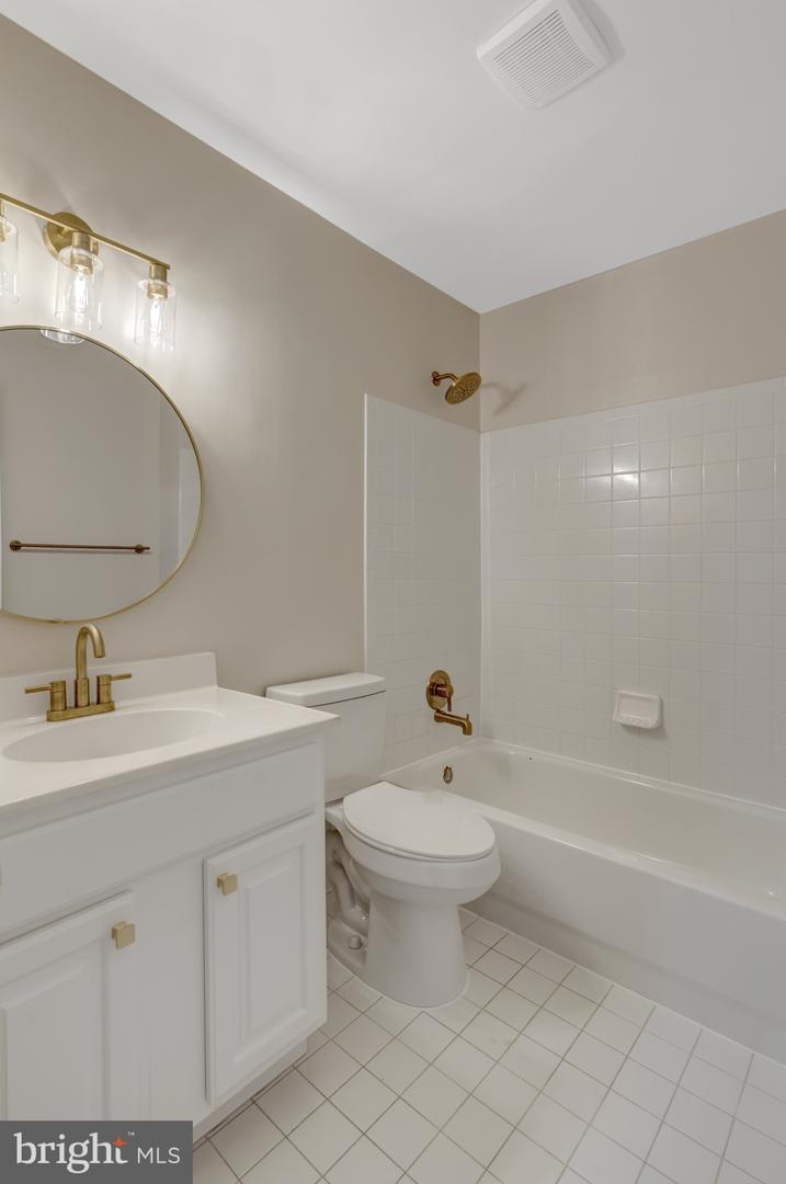 925 HERONS RUN LN, WOODBRIDGE, Virginia 22191, 4 Bedrooms Bedrooms, ,4 BathroomsBathrooms,Residential,For sale,925 HERONS RUN LN,VAPW2098820 MLS # VAPW2098820