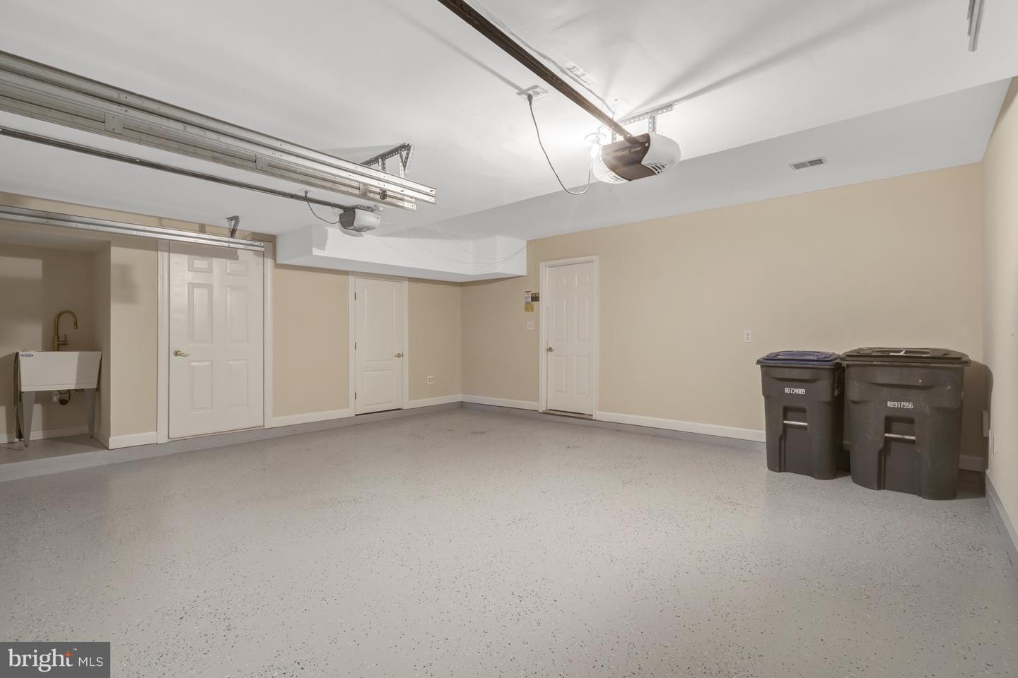 925 HERONS RUN LN, WOODBRIDGE, Virginia 22191, 4 Bedrooms Bedrooms, ,4 BathroomsBathrooms,Residential,For sale,925 HERONS RUN LN,VAPW2098820 MLS # VAPW2098820