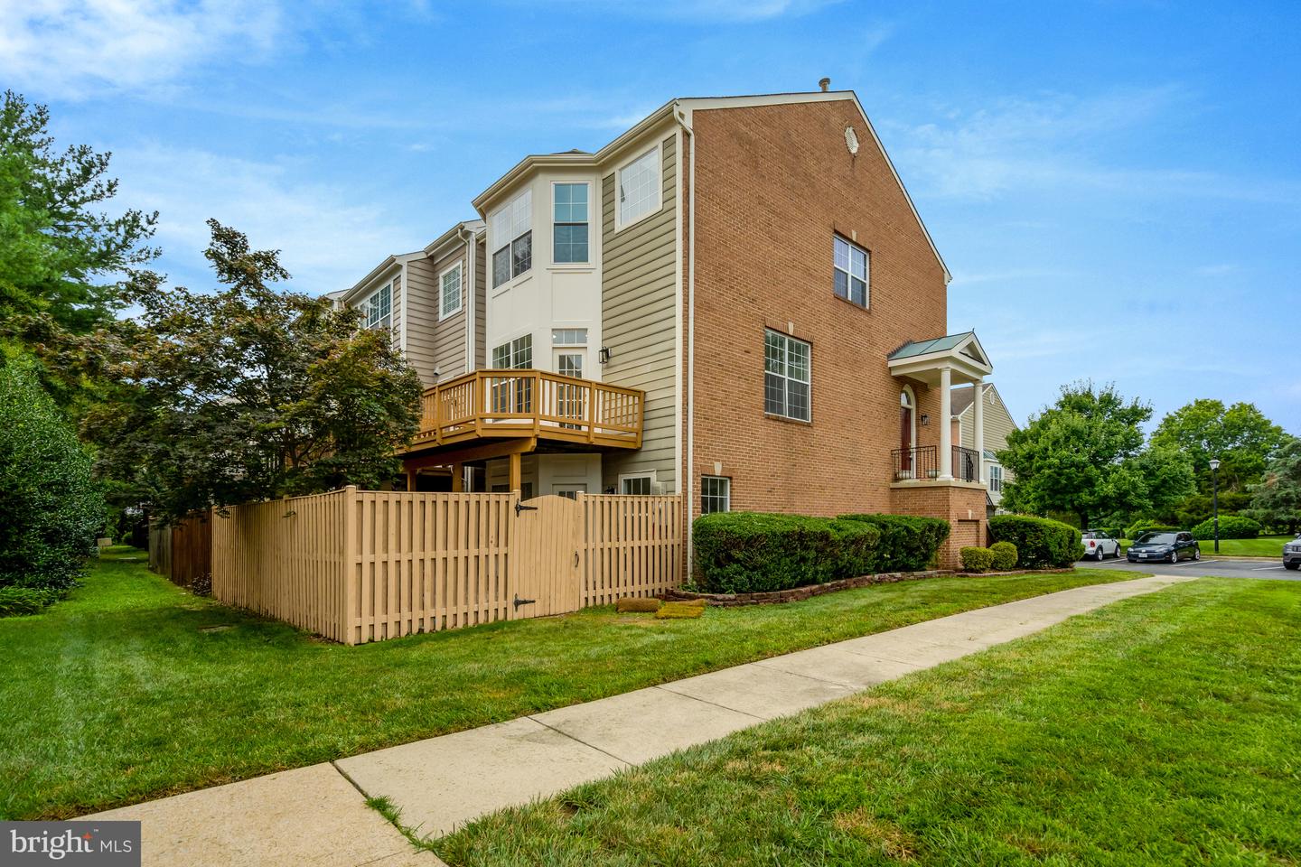 925 HERONS RUN LN, WOODBRIDGE, Virginia 22191, 4 Bedrooms Bedrooms, ,4 BathroomsBathrooms,Residential,For sale,925 HERONS RUN LN,VAPW2098820 MLS # VAPW2098820