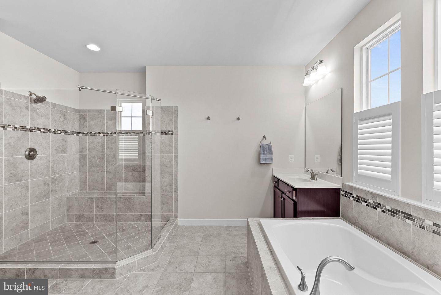 19853 GRONDO LN, LEESBURG, Virginia 20175, 4 Bedrooms Bedrooms, ,4 BathroomsBathrooms,Residential,For sale,19853 GRONDO LN,VALO2101574 MLS # VALO2101574