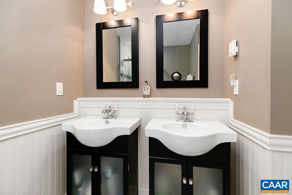 314 EAST CATOCTIN DR, WINTERGREEN, Virginia 22967, 3 Bedrooms Bedrooms, ,2 BathroomsBathrooms,Residential,For sale,314 EAST CATOCTIN DR,666522 MLS # 666522