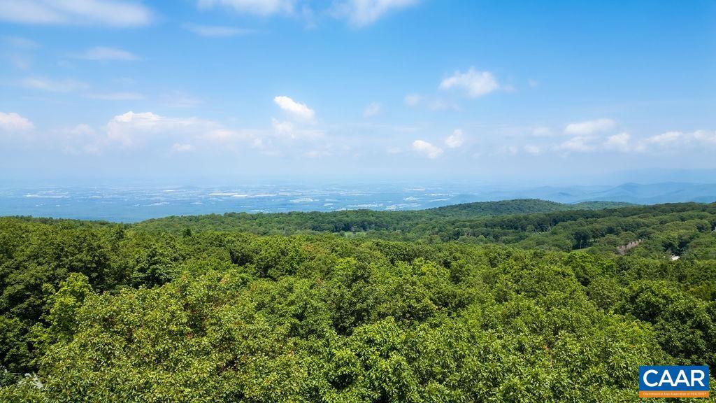 314 EAST CATOCTIN DR, WINTERGREEN, Virginia 22967, 3 Bedrooms Bedrooms, ,2 BathroomsBathrooms,Residential,For sale,314 EAST CATOCTIN DR,666522 MLS # 666522