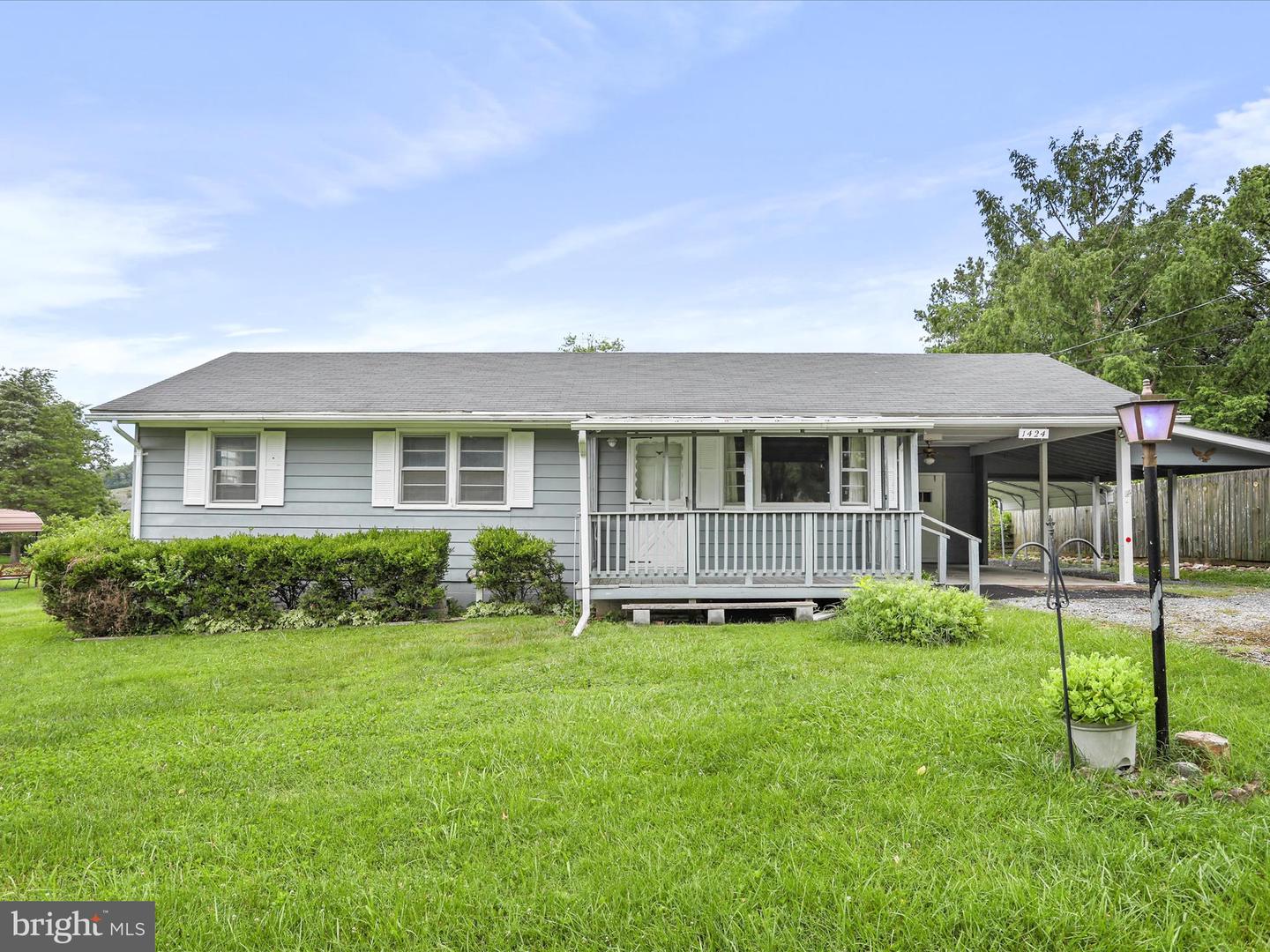 1424 LOCUST ST, FRONT ROYAL, Virginia 22630, 3 Bedrooms Bedrooms, ,1 BathroomBathrooms,Residential,For sale,1424 LOCUST ST,VAWR2011656 MLS # VAWR2011656