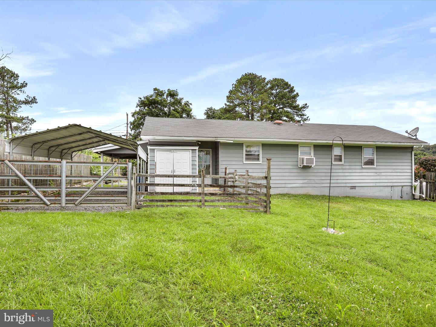 1424 LOCUST ST, FRONT ROYAL, Virginia 22630, 3 Bedrooms Bedrooms, ,1 BathroomBathrooms,Residential,For sale,1424 LOCUST ST,VAWR2011656 MLS # VAWR2011656