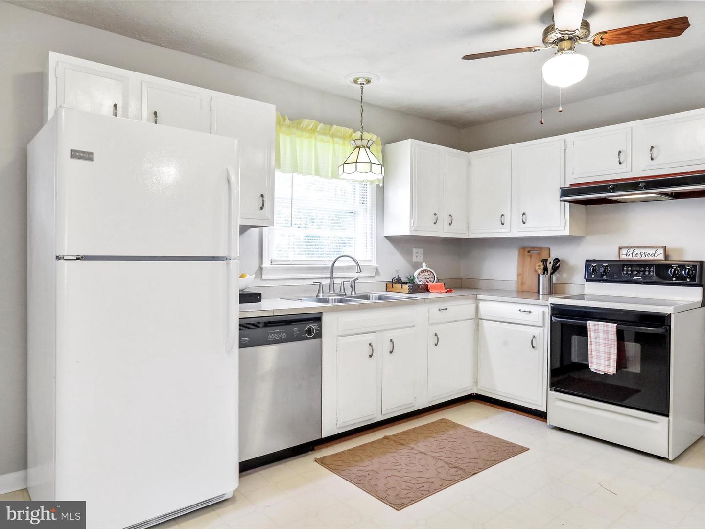 1424 LOCUST ST, FRONT ROYAL, Virginia 22630, 3 Bedrooms Bedrooms, ,1 BathroomBathrooms,Residential,For sale,1424 LOCUST ST,VAWR2011656 MLS # VAWR2011656