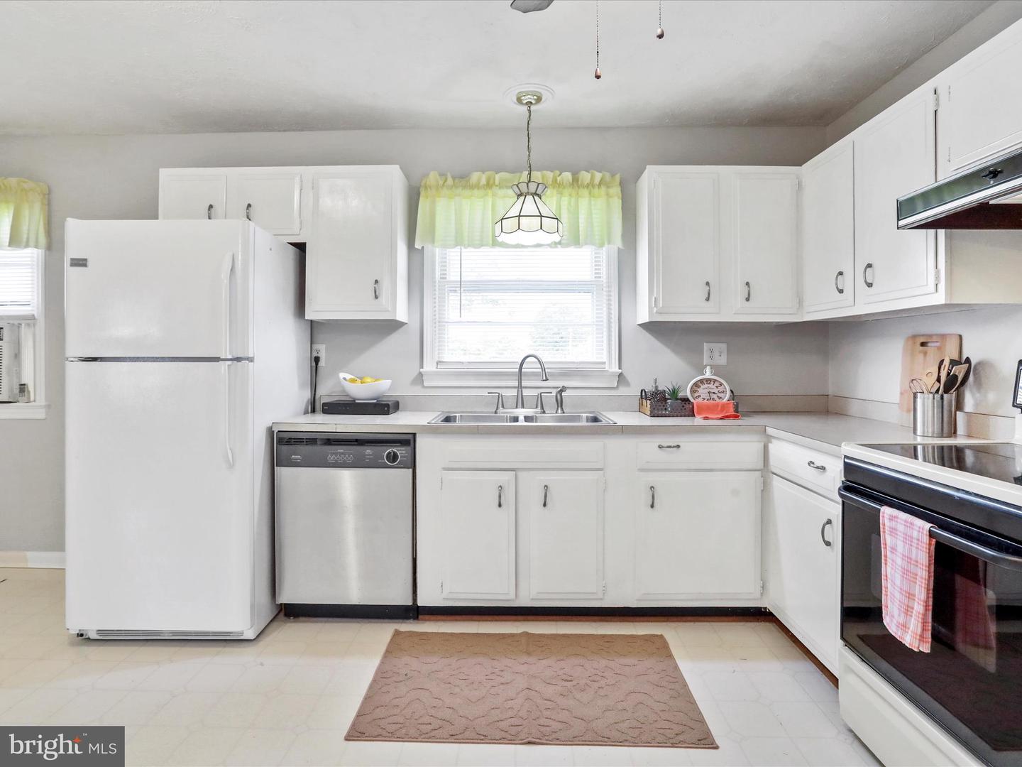 1424 LOCUST ST, FRONT ROYAL, Virginia 22630, 3 Bedrooms Bedrooms, ,1 BathroomBathrooms,Residential,For sale,1424 LOCUST ST,VAWR2011656 MLS # VAWR2011656