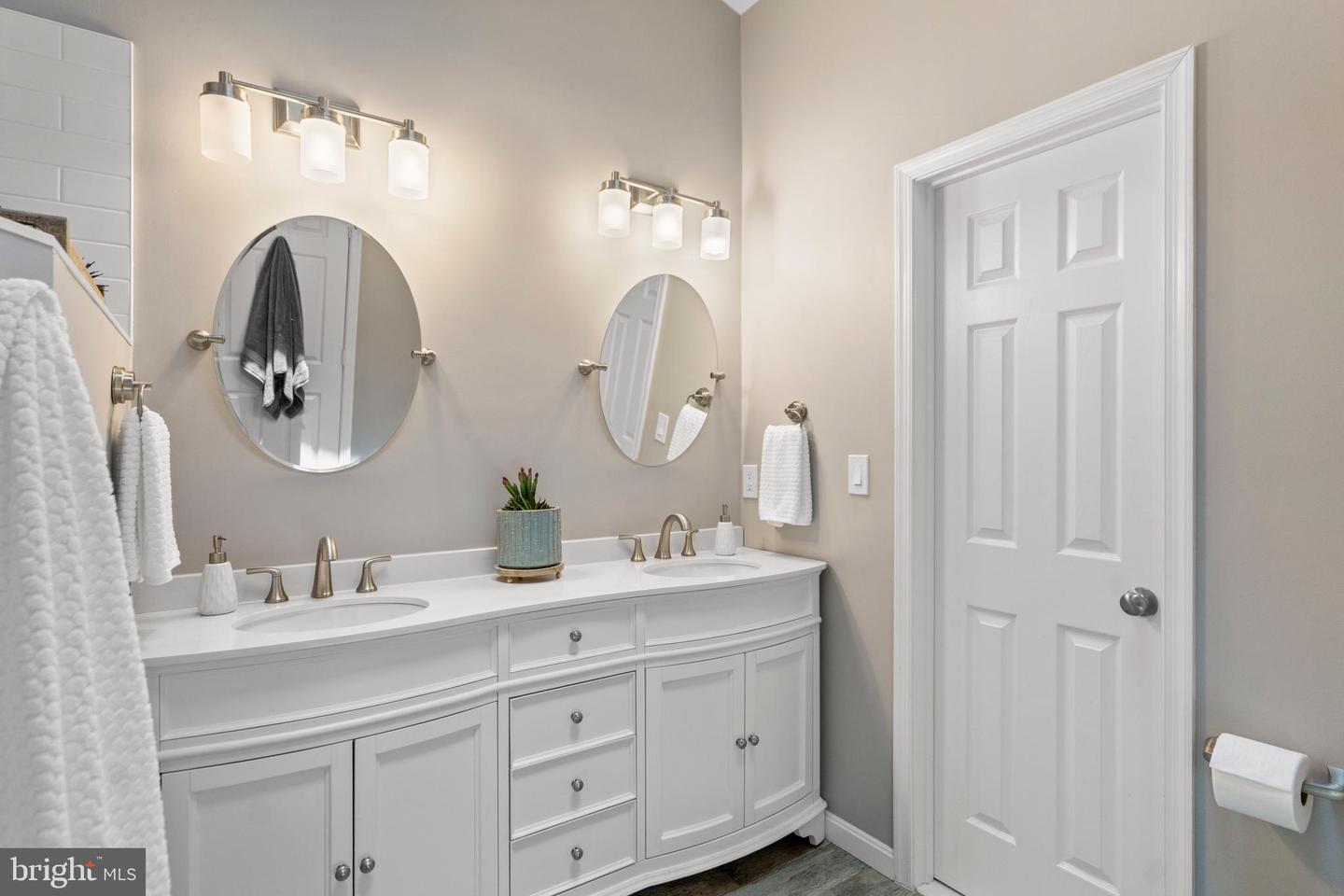 20946 TOBACCO SQ, ASHBURN, Virginia 20147, 3 Bedrooms Bedrooms, ,3 BathroomsBathrooms,Residential,For sale,20946 TOBACCO SQ,VALO2101582 MLS # VALO2101582