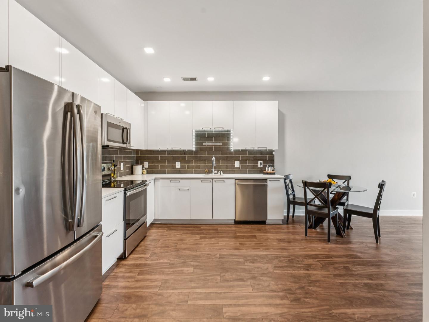 989 S BUCHANAN ST #221, ARLINGTON, Virginia 22204, 1 Bedroom Bedrooms, ,1 BathroomBathrooms,Residential,For sale,989 S BUCHANAN ST #221,VAAR2060438 MLS # VAAR2060438