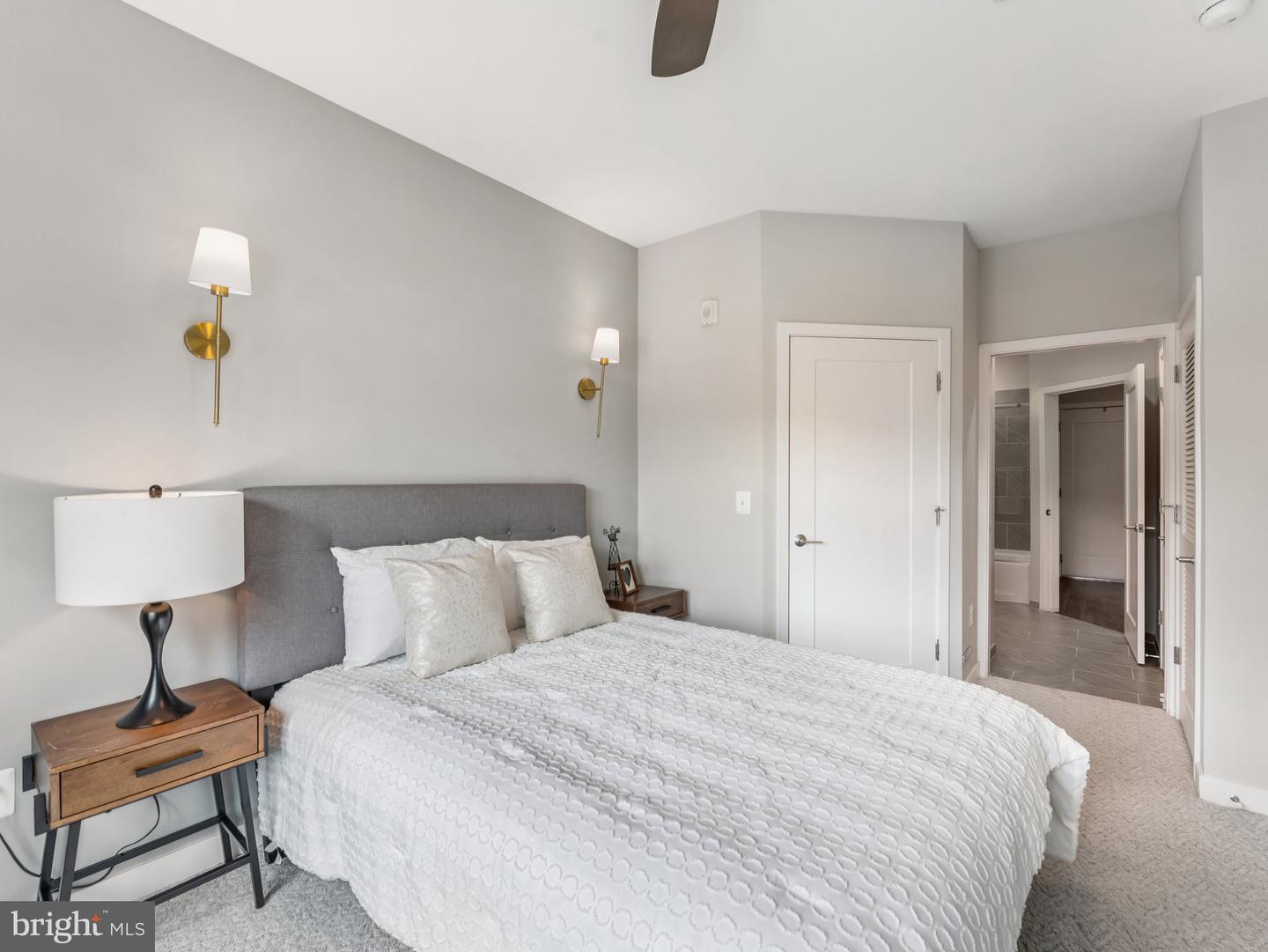 989 S BUCHANAN ST #221, ARLINGTON, Virginia 22204, 1 Bedroom Bedrooms, ,1 BathroomBathrooms,Residential,For sale,989 S BUCHANAN ST #221,VAAR2060438 MLS # VAAR2060438