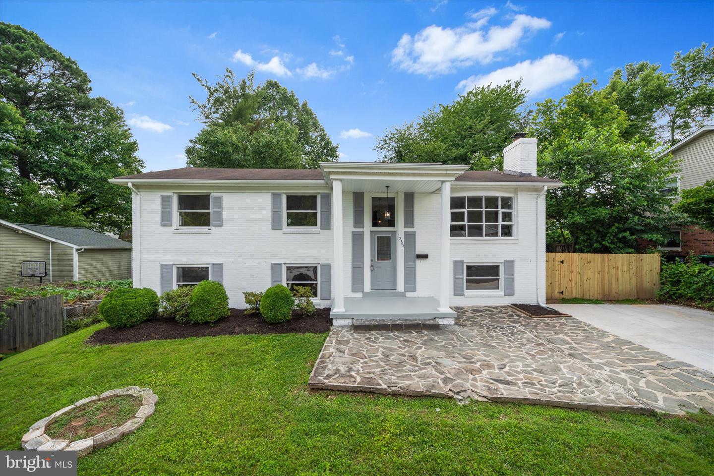 13708 GILBERT RD, WOODBRIDGE, Virginia 22193, 5 Bedrooms Bedrooms, ,3 BathroomsBathrooms,Residential,For sale,13708 GILBERT RD,VAPW2098910 MLS # VAPW2098910