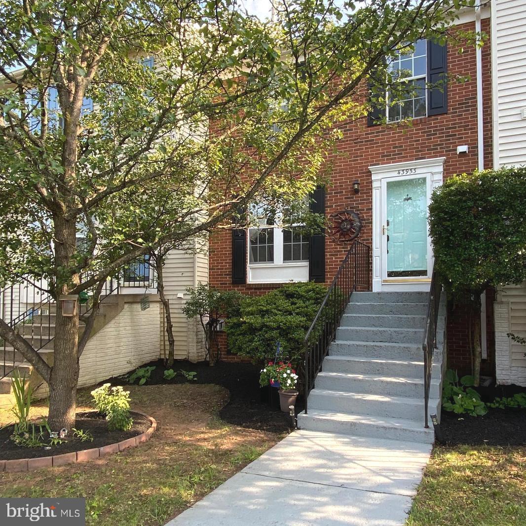 43953 MINTHILL TER, ASHBURN, Virginia 20147, 4 Bedrooms Bedrooms, ,2 BathroomsBathrooms,Residential,For sale,43953 MINTHILL TER,VALO2101588 MLS # VALO2101588
