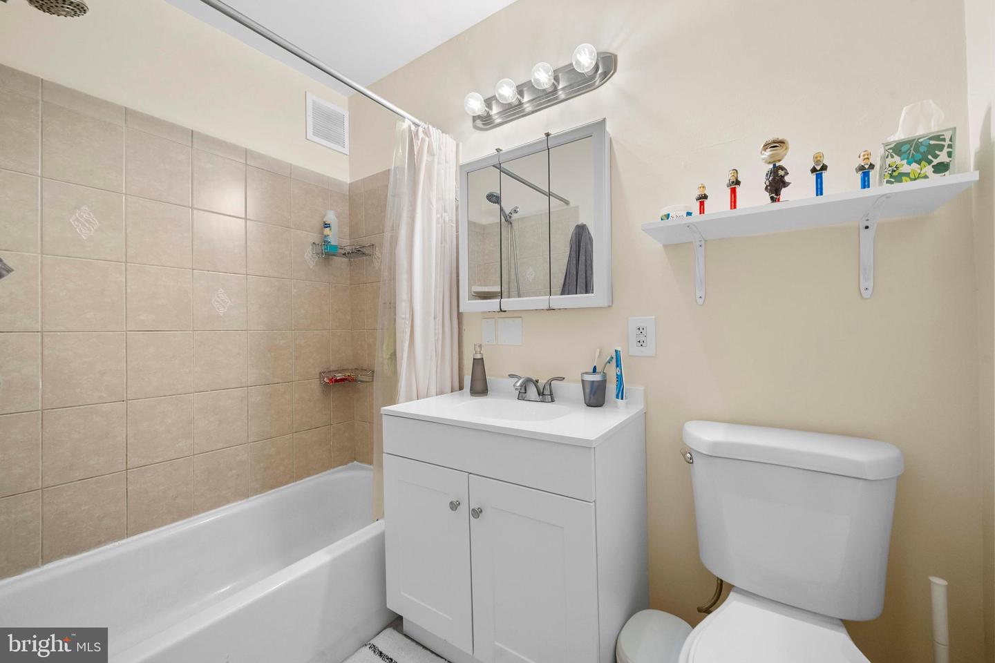 3336 SPRING LN #A-32, FALLS CHURCH, Virginia 22041, 2 Bedrooms Bedrooms, ,1 BathroomBathrooms,Residential,For sale,3336 SPRING LN #A-32,VAFX2254554 MLS # VAFX2254554