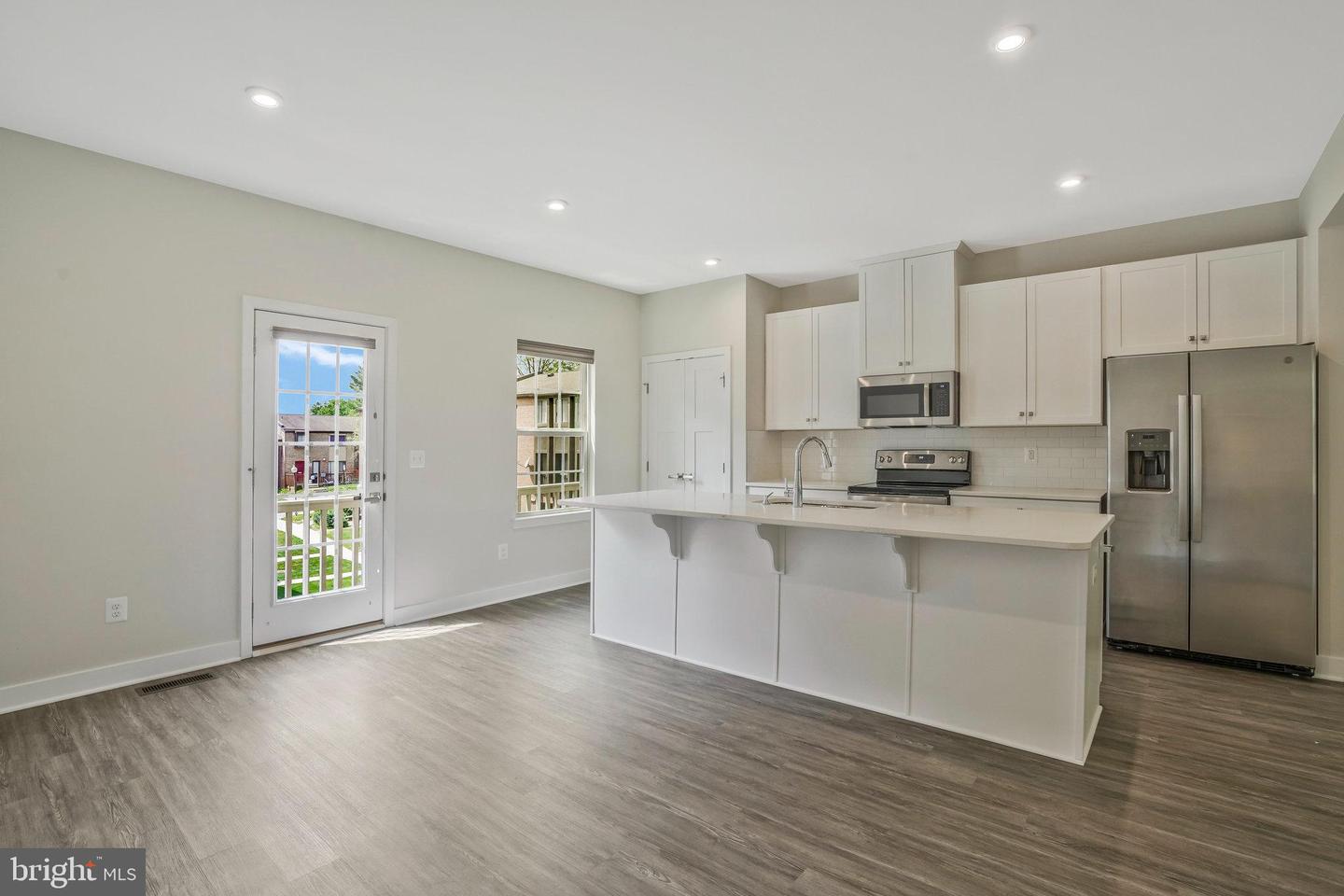 7811 SUTTER LN, ANNANDALE, Virginia 22003, 4 Bedrooms Bedrooms, ,3 BathroomsBathrooms,Residential,For sale,7811 SUTTER LN,VAFX2254560 MLS # VAFX2254560