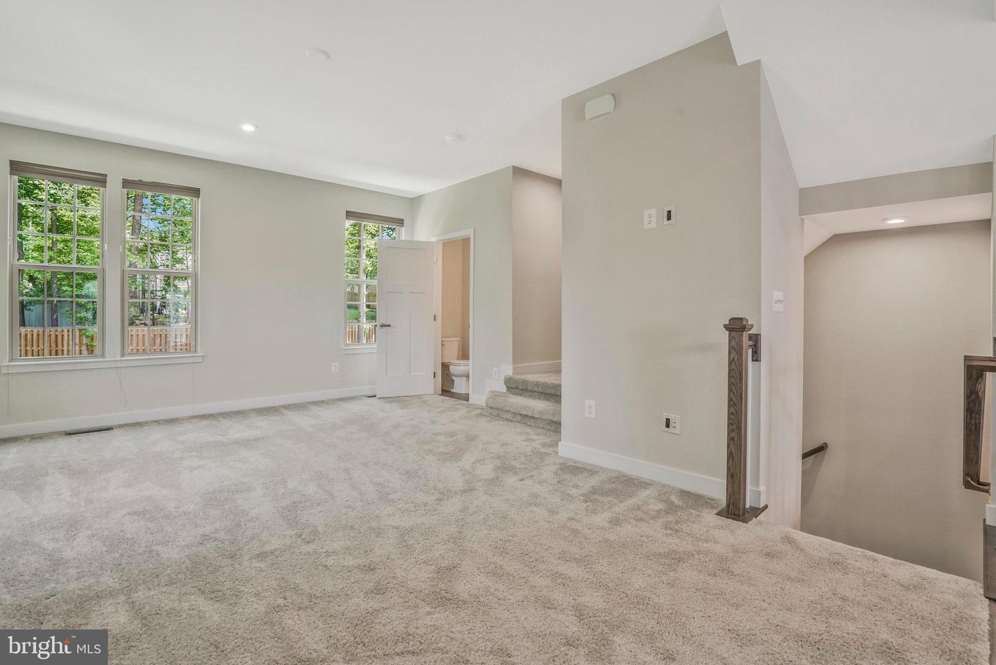 7811 SUTTER LN, ANNANDALE, Virginia 22003, 4 Bedrooms Bedrooms, ,3 BathroomsBathrooms,Residential,For sale,7811 SUTTER LN,VAFX2254560 MLS # VAFX2254560