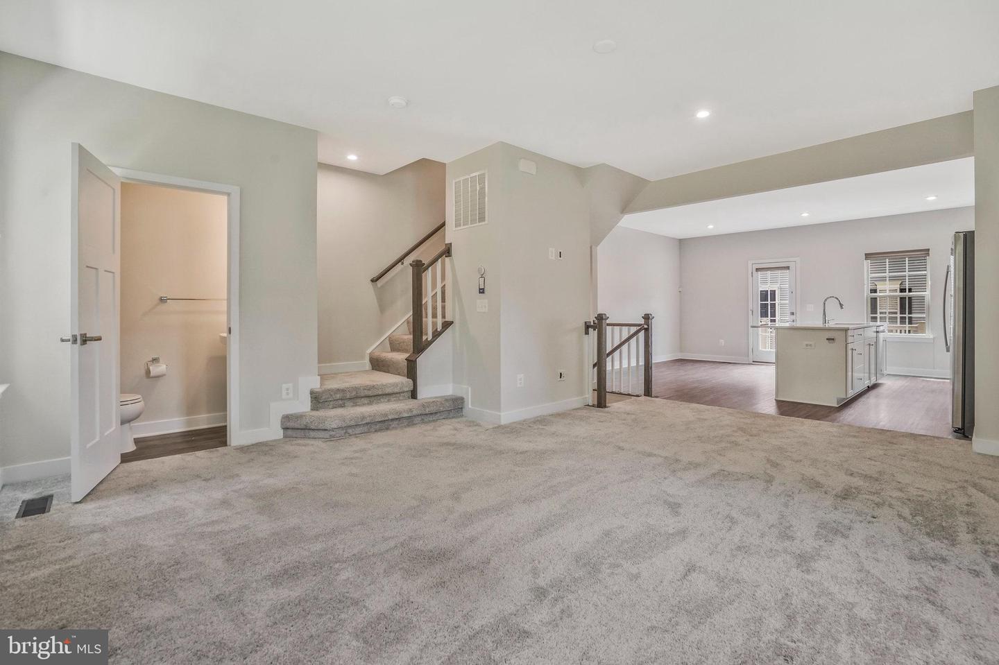 7811 SUTTER LN, ANNANDALE, Virginia 22003, 4 Bedrooms Bedrooms, ,3 BathroomsBathrooms,Residential,For sale,7811 SUTTER LN,VAFX2254560 MLS # VAFX2254560