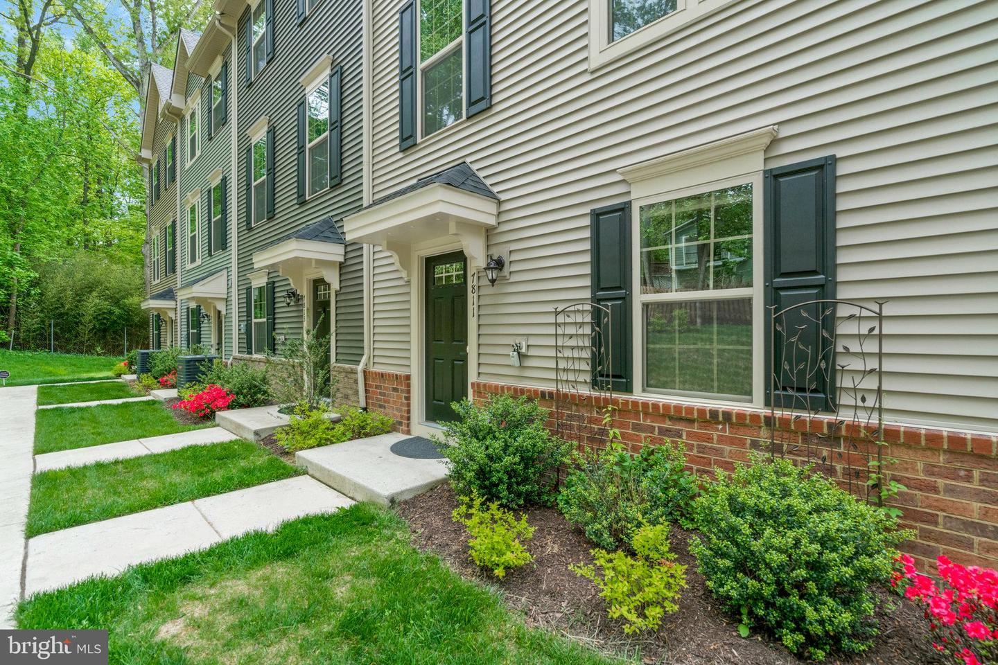 7811 SUTTER LN, ANNANDALE, Virginia 22003, 4 Bedrooms Bedrooms, ,3 BathroomsBathrooms,Residential,For sale,7811 SUTTER LN,VAFX2254560 MLS # VAFX2254560