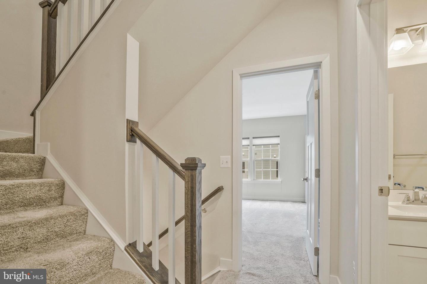 7811 SUTTER LN, ANNANDALE, Virginia 22003, 4 Bedrooms Bedrooms, ,3 BathroomsBathrooms,Residential,For sale,7811 SUTTER LN,VAFX2254560 MLS # VAFX2254560