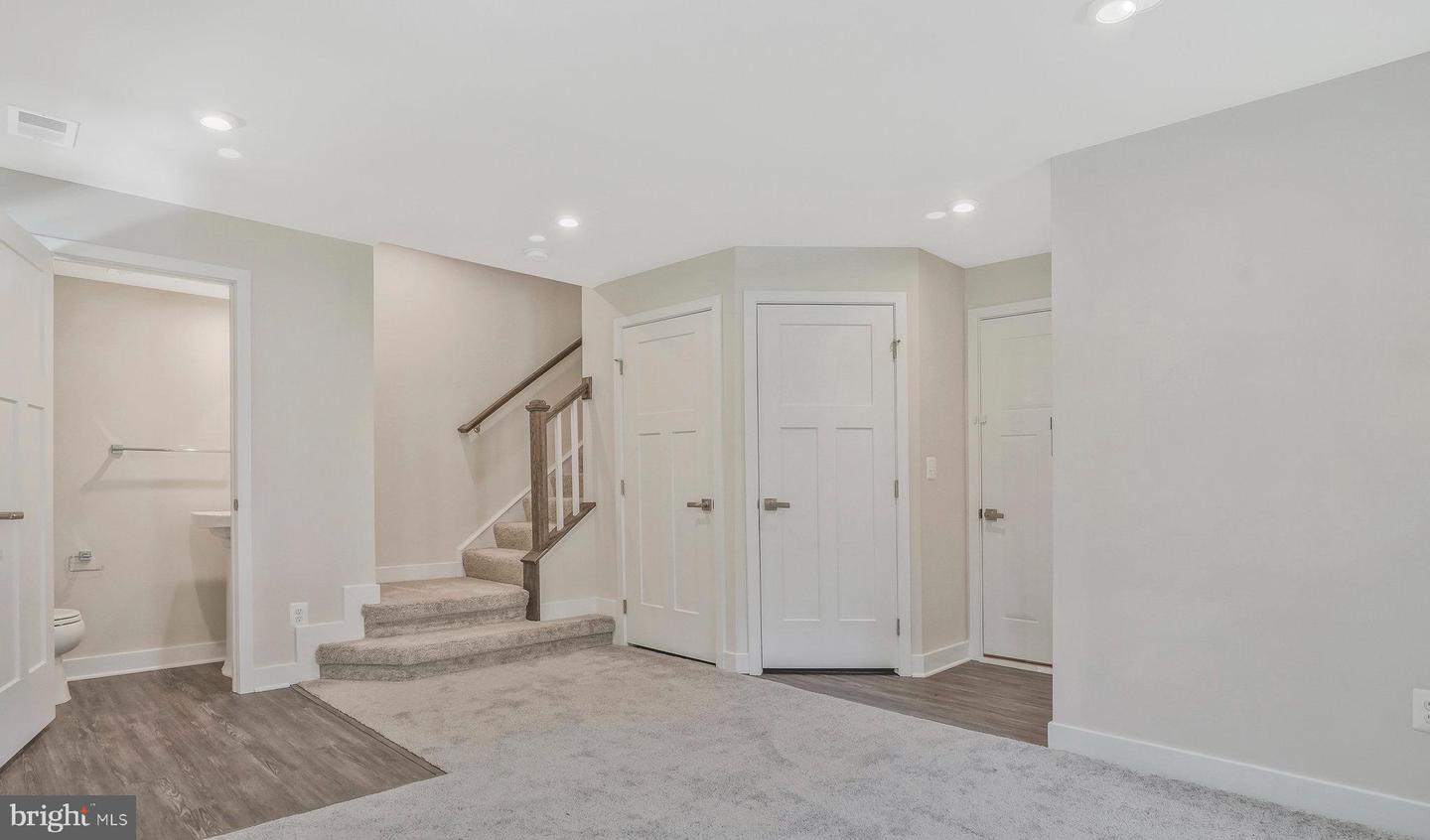 7811 SUTTER LN, ANNANDALE, Virginia 22003, 4 Bedrooms Bedrooms, ,3 BathroomsBathrooms,Residential,For sale,7811 SUTTER LN,VAFX2254560 MLS # VAFX2254560