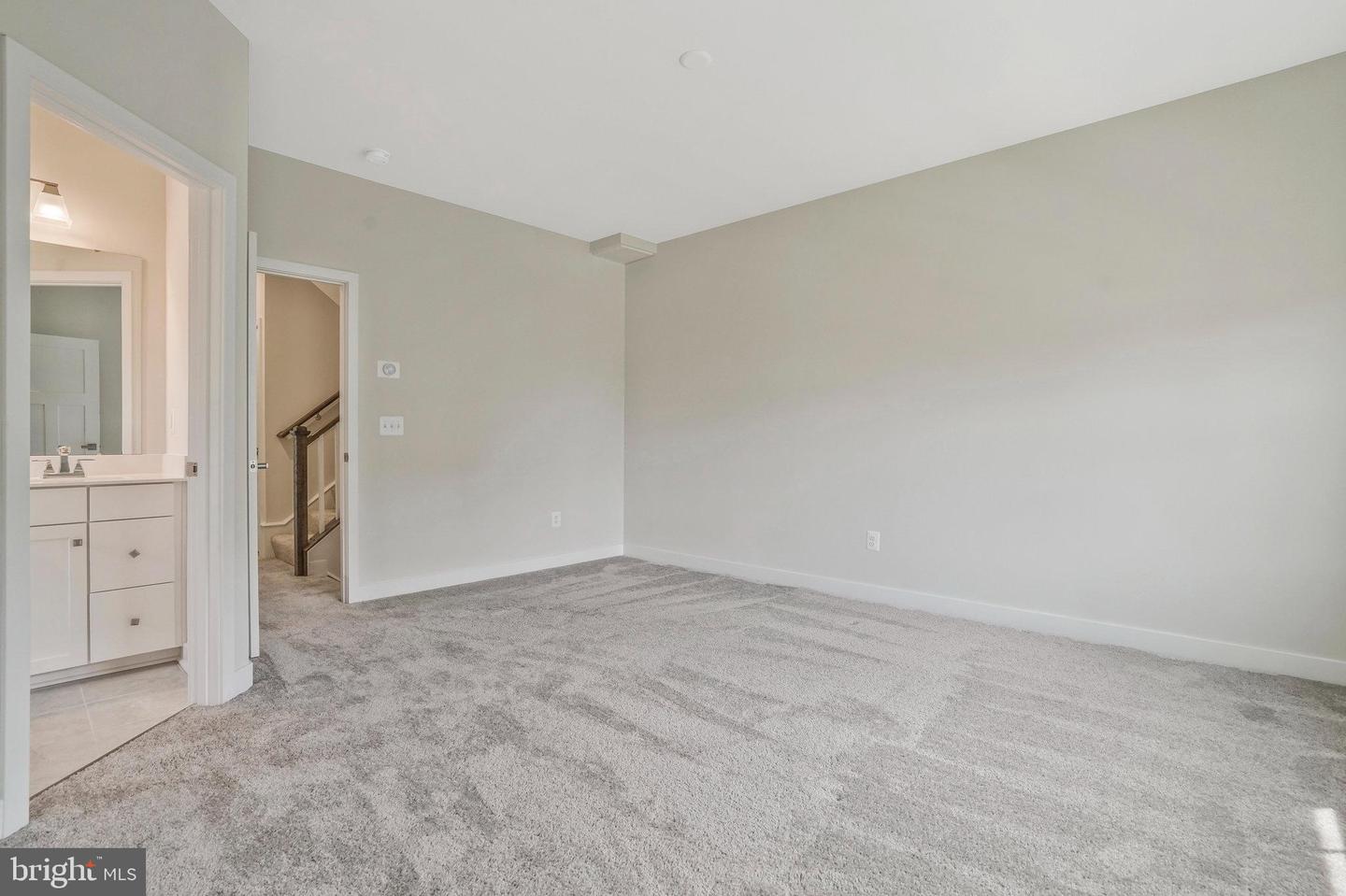 7811 SUTTER LN, ANNANDALE, Virginia 22003, 4 Bedrooms Bedrooms, ,3 BathroomsBathrooms,Residential,For sale,7811 SUTTER LN,VAFX2254560 MLS # VAFX2254560
