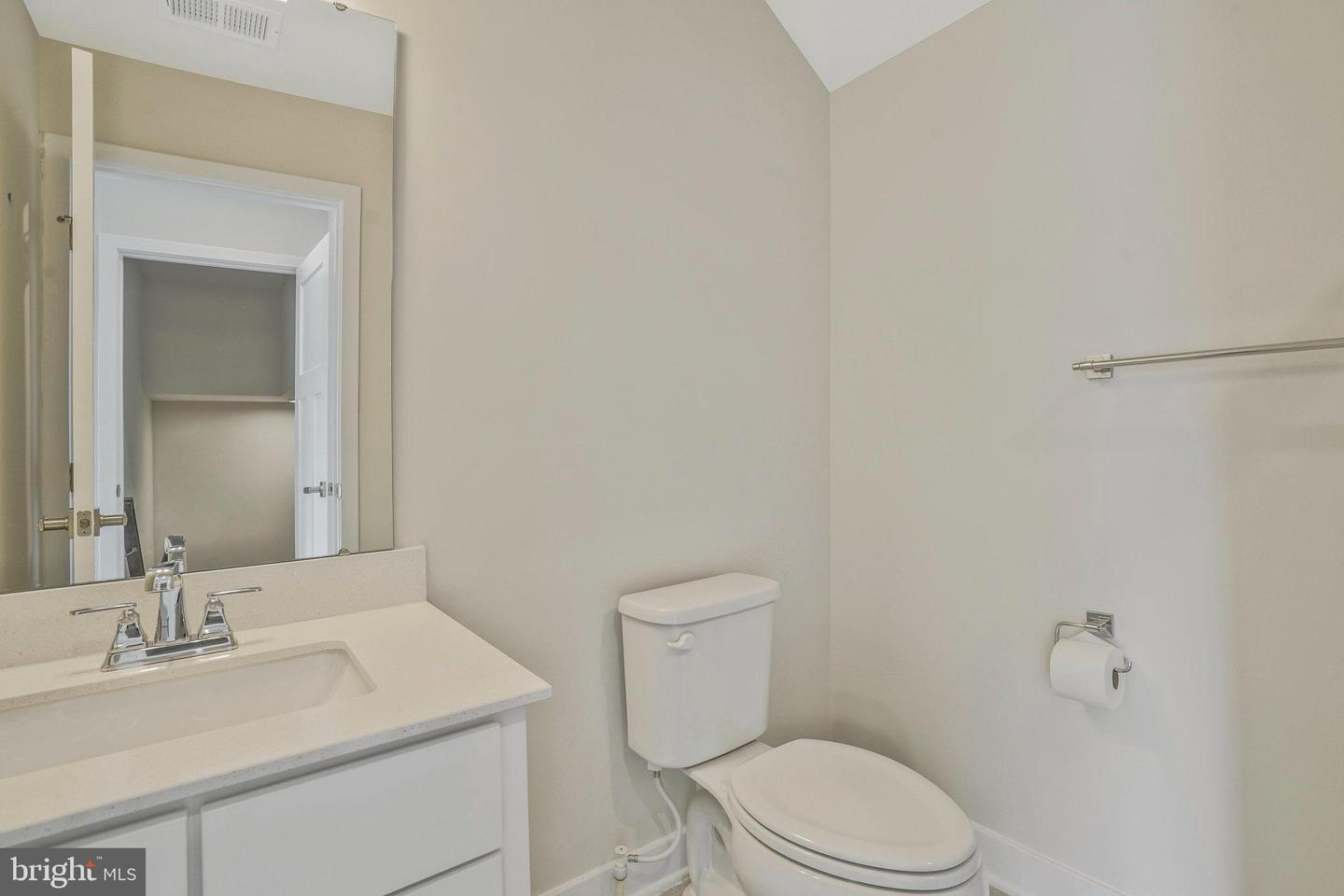 7811 SUTTER LN, ANNANDALE, Virginia 22003, 4 Bedrooms Bedrooms, ,3 BathroomsBathrooms,Residential,For sale,7811 SUTTER LN,VAFX2254560 MLS # VAFX2254560
