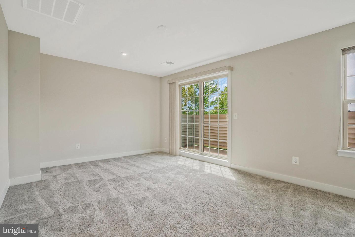 7811 SUTTER LN, ANNANDALE, Virginia 22003, 4 Bedrooms Bedrooms, ,3 BathroomsBathrooms,Residential,For sale,7811 SUTTER LN,VAFX2254560 MLS # VAFX2254560