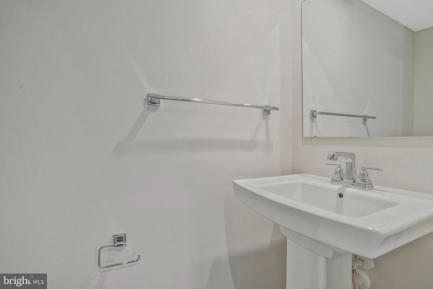 7811 SUTTER LN, ANNANDALE, Virginia 22003, 4 Bedrooms Bedrooms, ,3 BathroomsBathrooms,Residential,For sale,7811 SUTTER LN,VAFX2254560 MLS # VAFX2254560