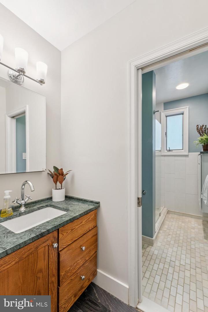 2431 N NOTTINGHAM ST, ARLINGTON, Virginia 22207, 3 Bedrooms Bedrooms, ,2 BathroomsBathrooms,Residential,For sale,2431 N NOTTINGHAM ST,VAAR2060440 MLS # VAAR2060440