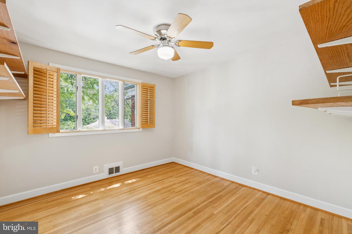 2431 N NOTTINGHAM ST, ARLINGTON, Virginia 22207, 3 Bedrooms Bedrooms, ,2 BathroomsBathrooms,Residential,For sale,2431 N NOTTINGHAM ST,VAAR2060440 MLS # VAAR2060440