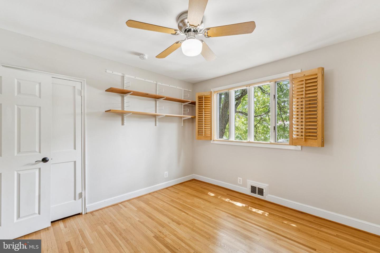 2431 N NOTTINGHAM ST, ARLINGTON, Virginia 22207, 3 Bedrooms Bedrooms, ,2 BathroomsBathrooms,Residential,For sale,2431 N NOTTINGHAM ST,VAAR2060440 MLS # VAAR2060440