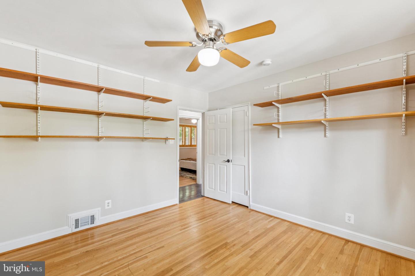 2431 N NOTTINGHAM ST, ARLINGTON, Virginia 22207, 3 Bedrooms Bedrooms, ,2 BathroomsBathrooms,Residential,For sale,2431 N NOTTINGHAM ST,VAAR2060440 MLS # VAAR2060440