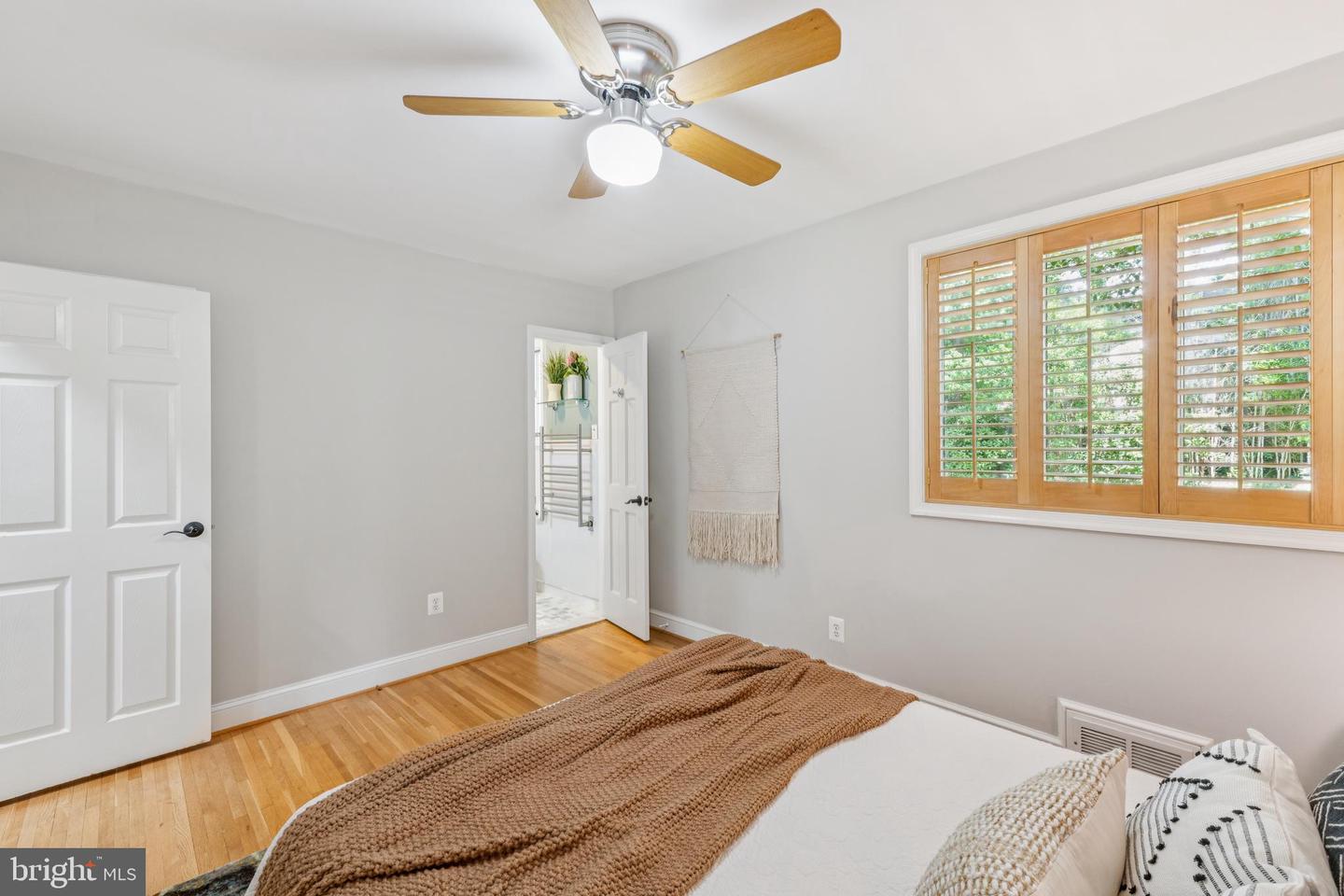 2431 N NOTTINGHAM ST, ARLINGTON, Virginia 22207, 3 Bedrooms Bedrooms, ,2 BathroomsBathrooms,Residential,For sale,2431 N NOTTINGHAM ST,VAAR2060440 MLS # VAAR2060440