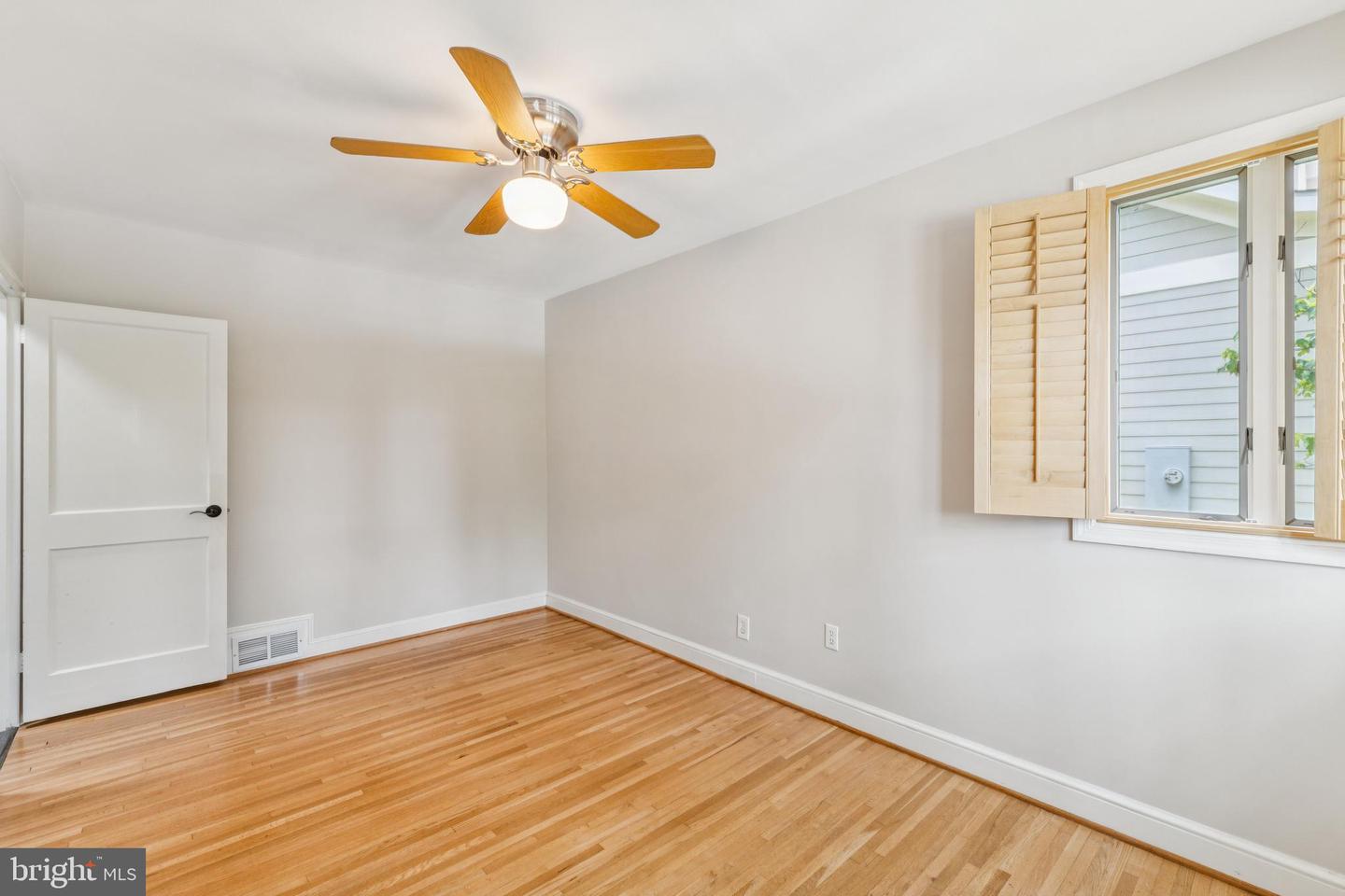 2431 N NOTTINGHAM ST, ARLINGTON, Virginia 22207, 3 Bedrooms Bedrooms, ,2 BathroomsBathrooms,Residential,For sale,2431 N NOTTINGHAM ST,VAAR2060440 MLS # VAAR2060440