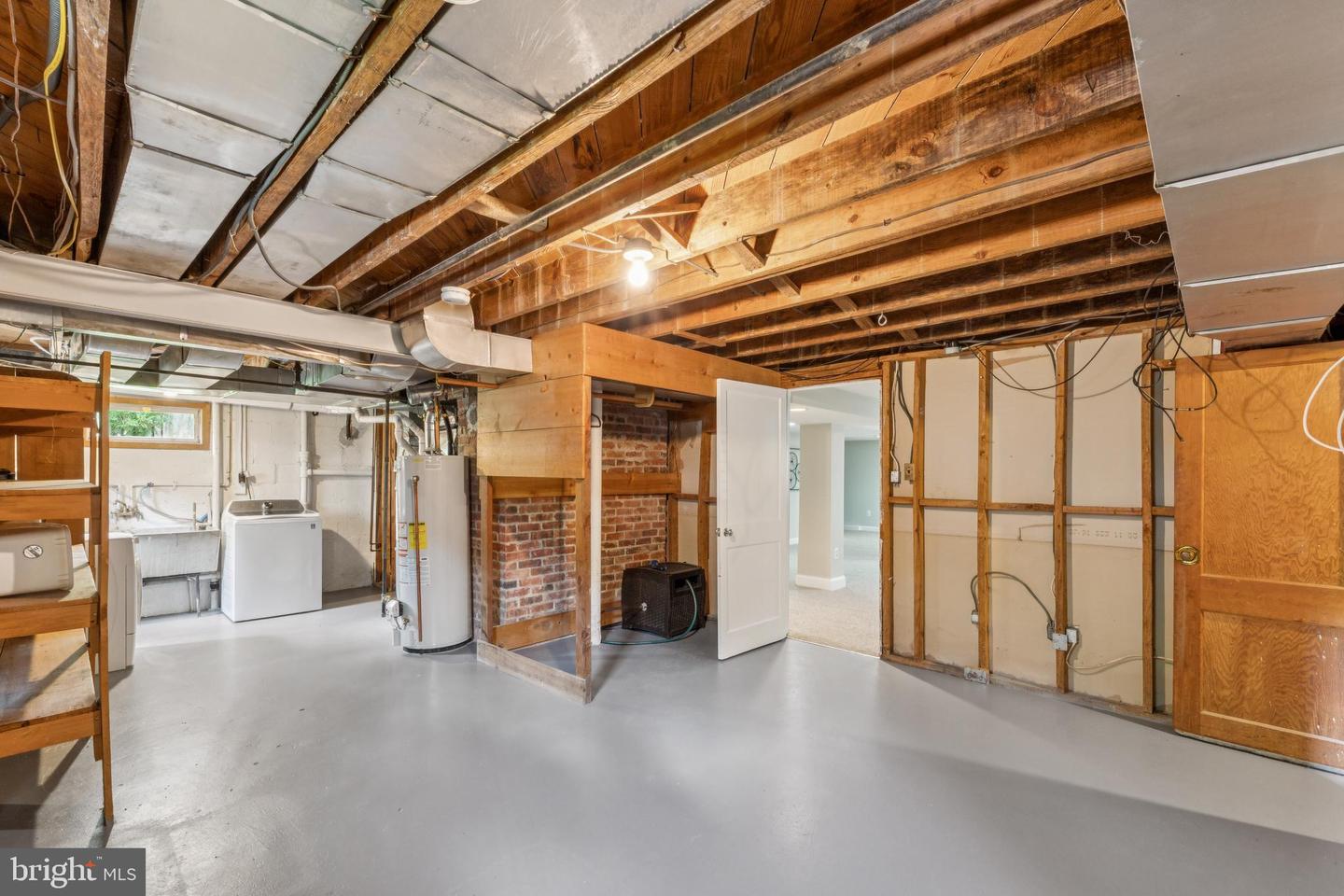 2431 N NOTTINGHAM ST, ARLINGTON, Virginia 22207, 3 Bedrooms Bedrooms, ,2 BathroomsBathrooms,Residential,For sale,2431 N NOTTINGHAM ST,VAAR2060440 MLS # VAAR2060440