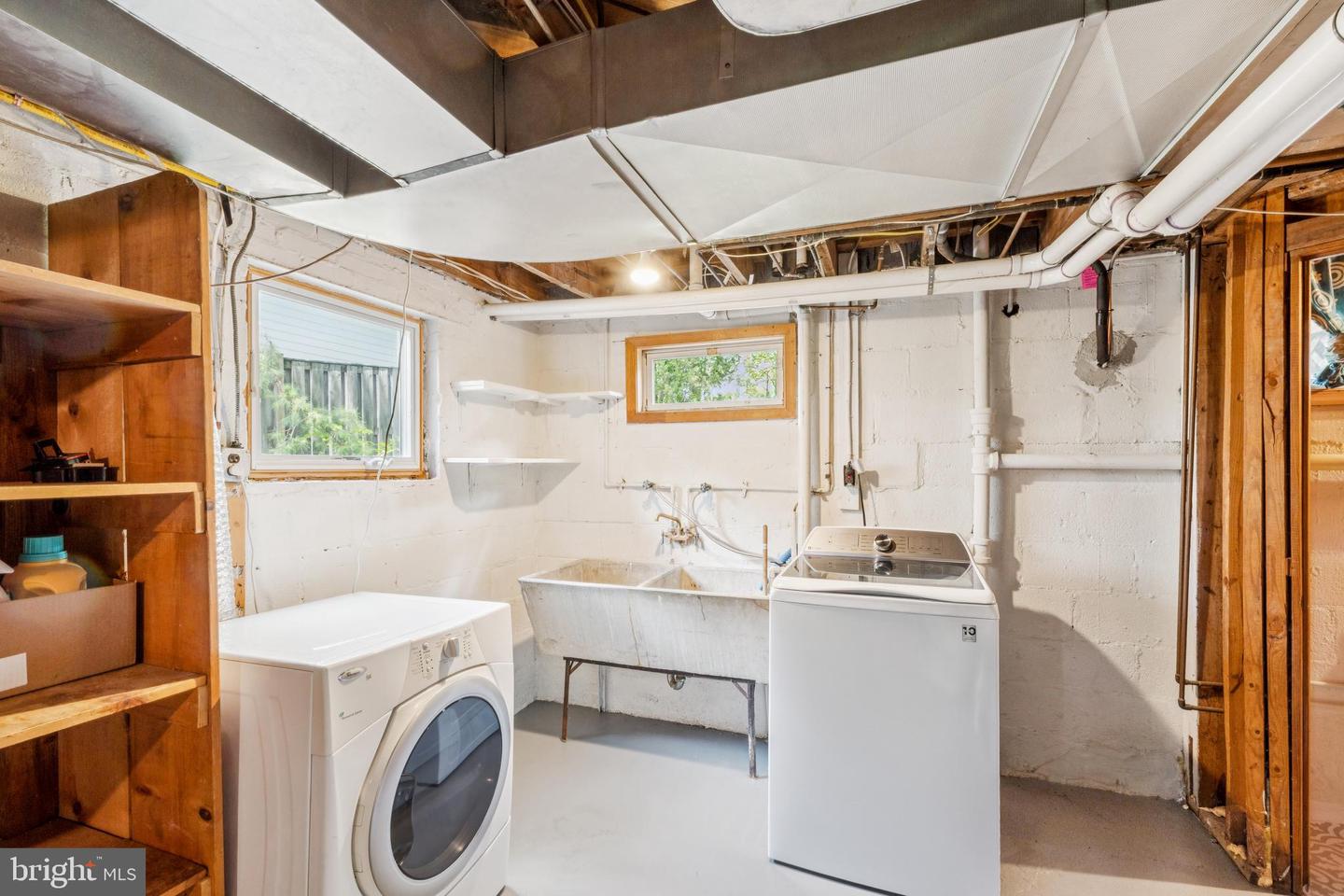 2431 N NOTTINGHAM ST, ARLINGTON, Virginia 22207, 3 Bedrooms Bedrooms, ,2 BathroomsBathrooms,Residential,For sale,2431 N NOTTINGHAM ST,VAAR2060440 MLS # VAAR2060440