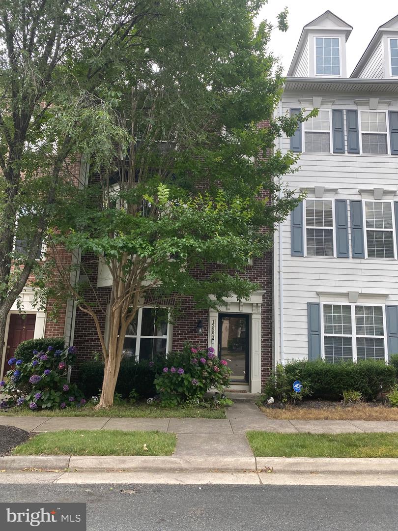 12904 LEATHERWOOD LN, WOODBRIDGE, Virginia 22192, 3 Bedrooms Bedrooms, ,2 BathroomsBathrooms,Residential,For sale,12904 LEATHERWOOD LN,VAPW2098888 MLS # VAPW2098888