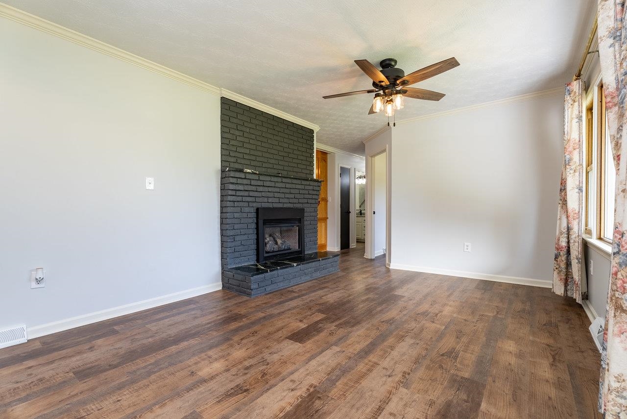 309 2ND ST, GROTTOES, Virginia 24441, 3 Bedrooms Bedrooms, ,2 BathroomsBathrooms,Residential,309 2ND ST,666812 MLS # 666812