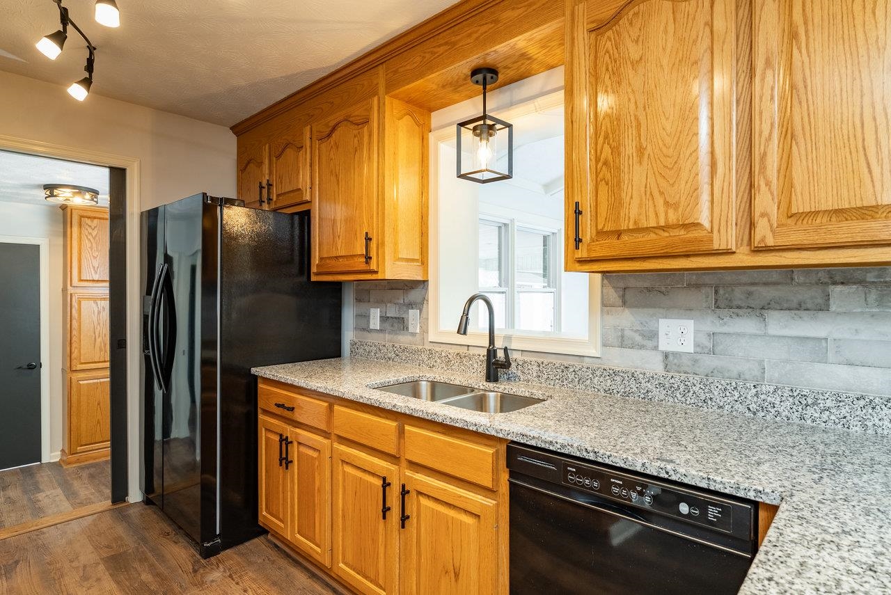 309 2ND ST, GROTTOES, Virginia 24441, 3 Bedrooms Bedrooms, ,2 BathroomsBathrooms,Residential,309 2ND ST,666812 MLS # 666812
