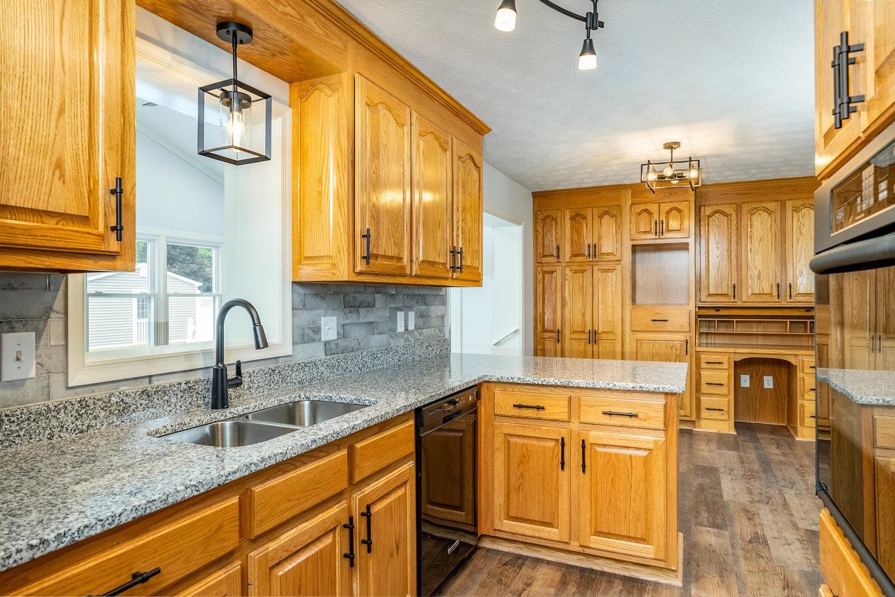 309 2ND ST, GROTTOES, Virginia 24441, 3 Bedrooms Bedrooms, ,2 BathroomsBathrooms,Residential,309 2ND ST,666812 MLS # 666812