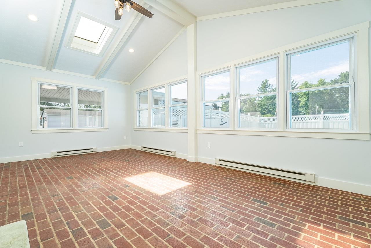 309 2ND ST, GROTTOES, Virginia 24441, 3 Bedrooms Bedrooms, ,2 BathroomsBathrooms,Residential,309 2ND ST,666812 MLS # 666812