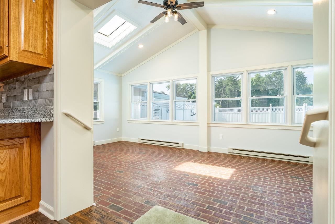 309 2ND ST, GROTTOES, Virginia 24441, 3 Bedrooms Bedrooms, ,2 BathroomsBathrooms,Residential,309 2ND ST,666812 MLS # 666812