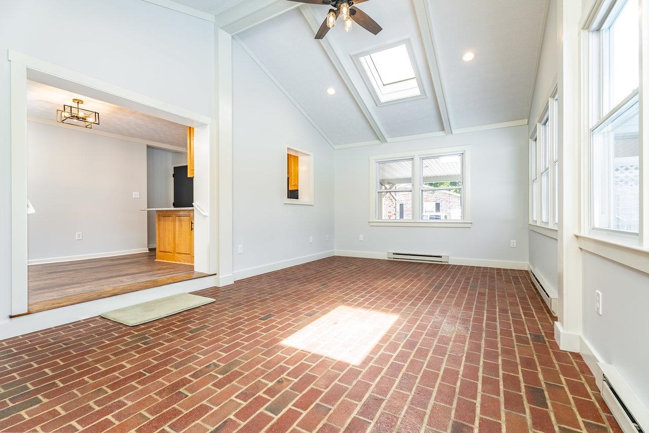309 2ND ST, GROTTOES, Virginia 24441, 3 Bedrooms Bedrooms, ,2 BathroomsBathrooms,Residential,309 2ND ST,666812 MLS # 666812