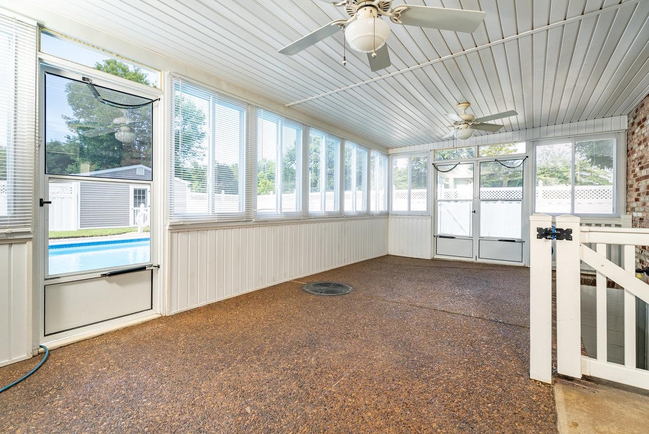 309 2ND ST, GROTTOES, Virginia 24441, 3 Bedrooms Bedrooms, ,2 BathroomsBathrooms,Residential,309 2ND ST,666812 MLS # 666812