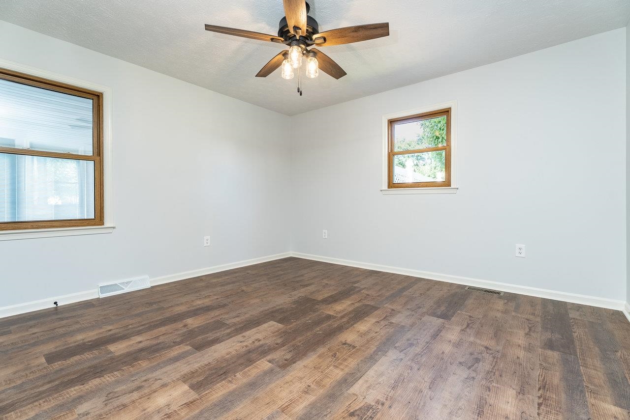 309 2ND ST, GROTTOES, Virginia 24441, 3 Bedrooms Bedrooms, ,2 BathroomsBathrooms,Residential,309 2ND ST,666812 MLS # 666812